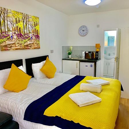 London Studio Apartments, Private Bathroom, Kitchenette, Parking, Np2 Londres Exterior foto