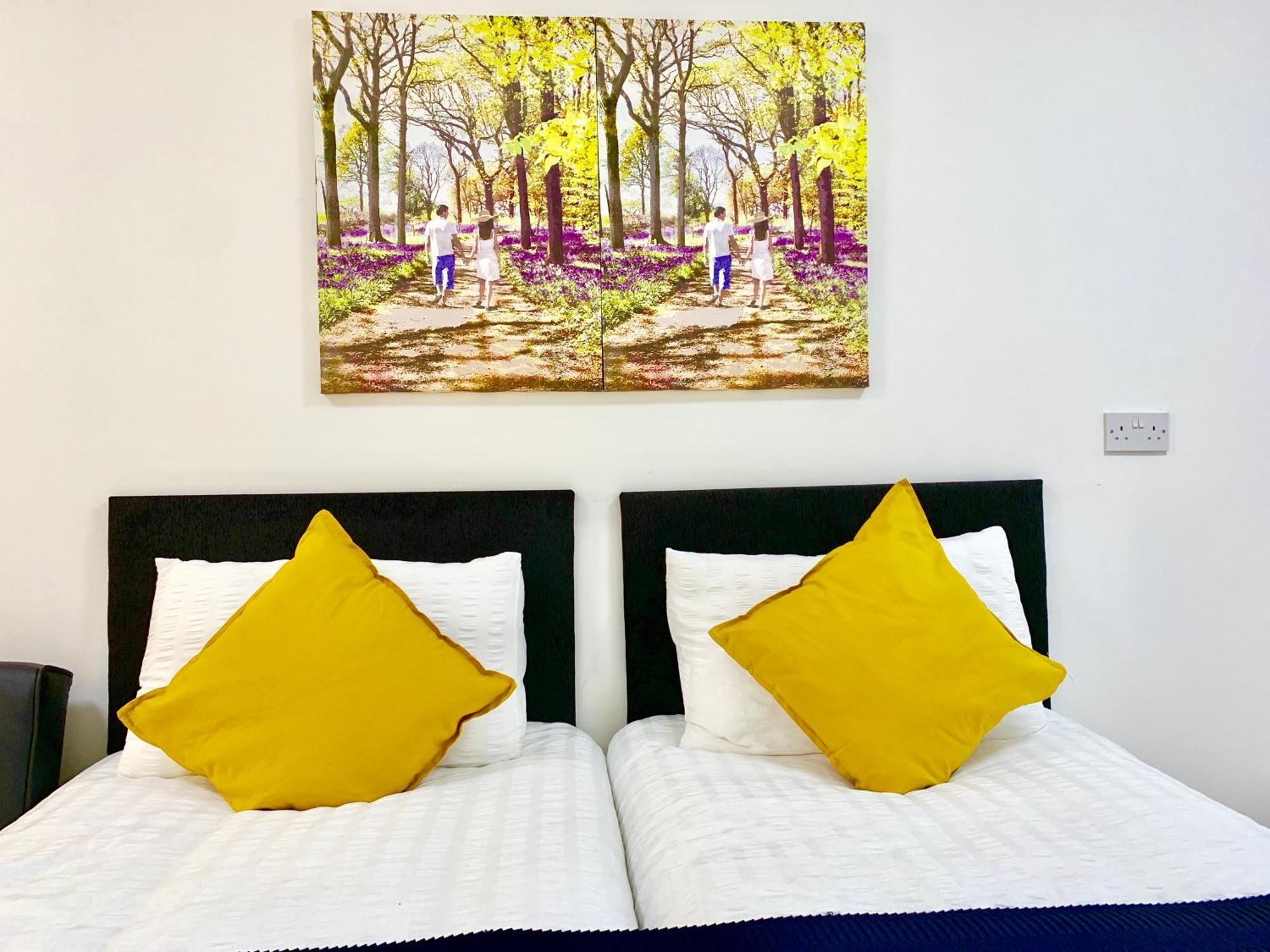 London Studio Apartments, Private Bathroom, Kitchenette, Parking, Np2 Londres Exterior foto